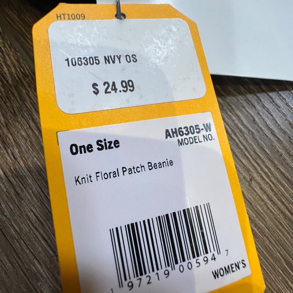 Carhartt Women's Navy Blue Beanie Floral Carhartt Patch NWT Winter Style - Picture 5 of 5